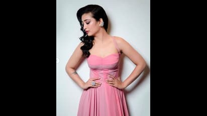 அக்கா ஸ்ருதி மற்றும் தந்தை கமல்ஹாசண்டு பிறந்தநாள் கொண்டாடிய அக்ஷரா..! வைரலாகும் புகைப்படம்..!