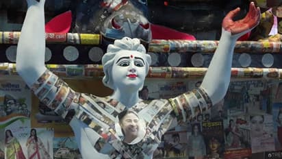 অসুরের গলায় মুখ্যমন্ত্রীর মুখ, বিজেপি প্রভাবিত পুজো ঘিরে বিতর্ক হাওড়ায়