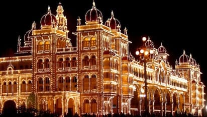 ಸಾಂಪ್ರದಾಯಿಕ ವರ್ಸಸ್‌ ಪ್ರವಾಸೋದ್ಯಮ ದಸರಾ