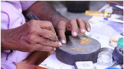 കൂടത്തായി കൊലപാതകം: സ്വര്ണപ്പണിക്കാര്ക്ക് എന്തിനാണ് സയനൈഡ്?