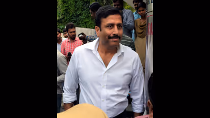 జైలు నుంచి టీవీ9 మాజీ సీఈవో రవిప్రకాశ్ విడుదల