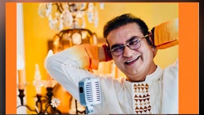 পুজো ঘিরে ব্যস্ততা তুঙ্গে গায়ক অভিজিতের বাড়িতে, দেখে নিন পুষ্পাঞ্জলির ভিডিও