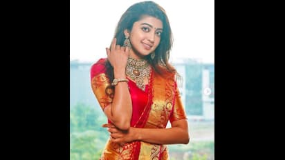 ட்விட்டரில் அதிரடி கிளப்பிய நடிகை பிரணீதா..! இந்துமதம் என்றால் சும்மாவா..?