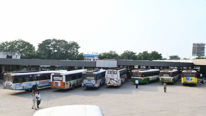 ఆర్టీసీ సమ్మె, సింగరేణి ఇష్యూ: హరీష్ రావు, కవితల ఎఫెక్ట్