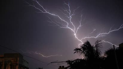 ಗುಡುಗು, ಮಿಂಚು ಸಹಿತ ಭಾರೀ ಮಳೆ, 11 ಮೀಟರ್ ಎತ್ತರದಲ್ಲಿ ಹರಿಯುತ್ತಿದೆ ನೇತ್ರಾವತಿ