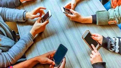 रिलायंस जियो, वोडाफोन आइडिया ने सितंबर में 94 करोड़ रुपये का स्पेक्ट्रम बकाया चुकाया