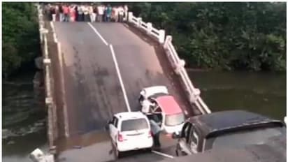 ഗുജറാത്തില് നാല്പത് വര്ഷം പഴക്കമുള്ള പാലം തകര്ന്നുവീണു