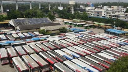 ஒரே நாளில் 48,000 போக்குவரத்து ஊழியர்கள் அதிரடி நீக்கம்... முதல்வர் அதிரடி...!