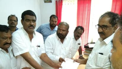 ఆర్టీసీ సమ్మె ఎఫెక్ట్: రైల్వేస్టేషన్లో ప్రయాణీకుల ఇక్కట్లు