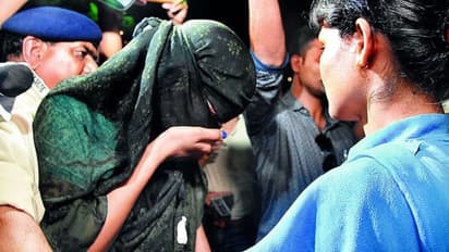 వలపు వల:హైద్రాబాద్లో మత బోధకుడు హనీట్రాప్, చివరికిలా....