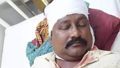 రెచ్చిపోయిన వైసీపీ నేతలు: టీడీపీ దళిత నేతపై దాడి