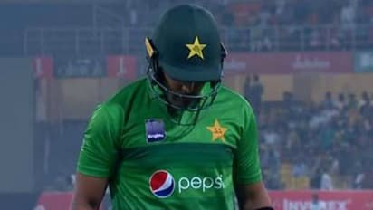 দুর্নীতির অভিযোগে সাসপেন্ড উমর আকমল, অপরাধ নিয়ে রয়েছে রহস্য