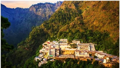 वंदे भारत बनी भक्तों के लिए तोहफा, इस वर्ष इतने श्रद्धालु पहुंचे वैष्णो धाम