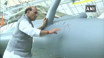 ரஃபேல் முன்பே இருந்திருந்தால் இங்கிருந்தே பாகிஸ்தானை பதம் பார்த்திருப்போம்... மிரள வைக்கும் ராஜ்நாத் சிங்..!