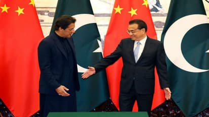 বেজিংয়ে পা রেখেই ধাক্কা খেলেন ইমরান, কাশ্মীর নিয়ে ভোলবদল চিনের