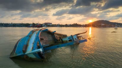 'അവർ ക്രിസ്തുമസിന് വീടെത്തിയില്ല', ആളുകളെ കുത്തിനിറച്ച ഫെറി മുങ്ങി, 38 പേർ മരിച്ചു, കാണാതായത് നൂറിലേറെ പേർ