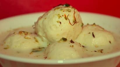 বিজয়া দশমীতে মুখ মিষ্টি হোক বাড়ির তৈরি রসমালাই দিয়ে