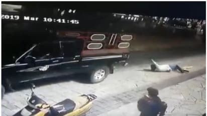 കര്ഷകര്ക്ക് നല്കിയ വാഗ്ദാനം നിറവേറ്റിയില്ല; മേയറെ റോഡിലൂടെ വലിച്ചിഴച്ച് പ്രക്ഷോഭകര്