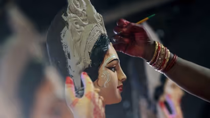 কোজাগরি লক্ষী পূর্ণিমা কি এবং কেন এই তিথিতেই লক্ষ্মীদেবীর আরাধনা করা হয়