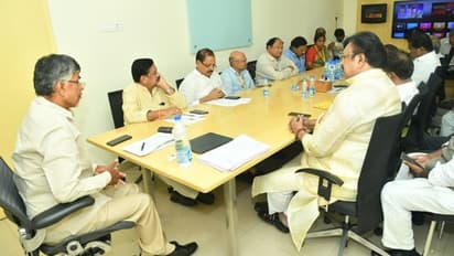 వైఎస్సార్ కంటి వెలుగు మరో జగన్మాయ..లిక్కర్పై జే ట్యాక్స్: బాబు వ్యాఖ్యలు