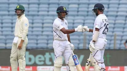 ಪುಣೆ ಟೆಸ್ಟ್: ಪೂಜಾರ ವಿಕೆಟ್ ಪತನ, ಶತಕದತ್ತ ಮಯಾಂಕ್