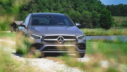 దటీజ్ బెంజ్ స్పెషల్: నవరాత్రి ఉత్సవాల్లో దసరా రోజే 200 కార్లు సేల్