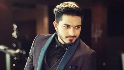 பிக்பாஸ் முகேன் காதலி 'ஸ்பார்க்கில்' இவர் தானா..? முதல் முறையாக வெளியான புகைப்படம்!