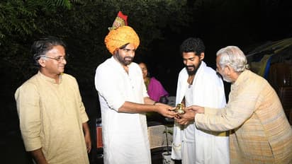 శివానంద మహరాజ్ తో పవన్ కల్యాణ్ భేటీ...