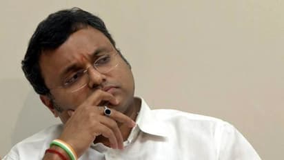 தேர்தல் ஆணையர் ராஜினாமா: கார்த்தி சிதம்பரம் சந்தேகம்!