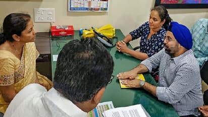 ಪಿಎಂಸಿ ಹಗರಣ: ಸಚಿವೆ ನಿರ್ಮಲಾಗೆ ಬ್ಯಾಂಕ್ ಠೇವಣಿದಾರರಿಂದ ಮುತ್ತಿಗೆ