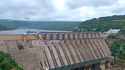 కృష్ణా నది పరివాహక ప్రాంతంలో వర్షాలు.. శ్రీశైలం ప్రాజెక్టుకు జలకళ