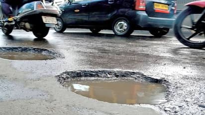 ವಿಶ್ವದಲ್ಲಿಯೇ ಅತ್ಯಂತ ವೇಗವಾಗಿ ಬೆಳೆಯುತ್ತಿರುವ ಬೆಂಗಳೂರು ಈಗ ರಸ್ತೆ ಗುಂಡಿಗಳ ಊರು!