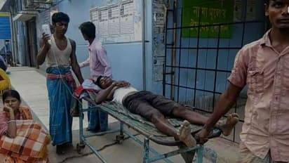 খাট নিয়ে ক্ষুব্ধ জামাই, গুন্ডা নিয়ে বাড়ি এসে তাণ্ডব শ্বশুরের