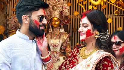 নুসরতের পাশে জাভেদ আখতার, পাল্টা প্রশ্ন গণপিটুনি নিয়ে