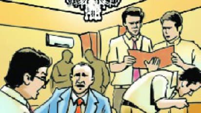 கோடிகளில் பணம் கொழிக்கும் தனியார் பள்ளி..!! 2 வது நாளாக தொடர்கிறது வருமானவரிச் சோதனை ..!!