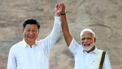 నిర్దిష్ట ఎజెండా, అధికార లాంఛనాలు లేకుండానే నేతల పర్యటన