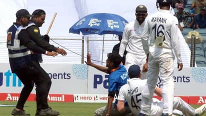 ಭದ್ರತಾ ಸಿಬ್ಬಂದಿ ಕಣ್ತಪ್ಪಿಸಿ ರೋಹಿತ್ ಪಾದಕ್ಕೆರಗಿದ ಅಭಿಮಾನಿ!