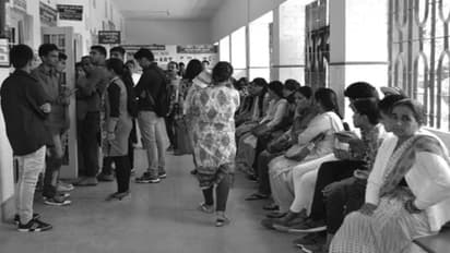 महिला ने एक साथ दिया 5 बच्चों को जन्म, देखने वालों की जुटी भीड़! लेकिन...