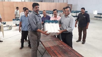 വോട്ടിംഗ് മെഷീനുകൾ സജ്ജം; തിരഞ്ഞെടുപ്പ് ഒരുക്കങ്ങൾ തകൃതി
