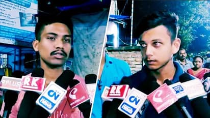 চলন্ত ট্রেন থেকে পড়ে গুরুতর জখম, দুই ছাত্রের তৎপরতায় প্রাণ বাঁচল যুবকের