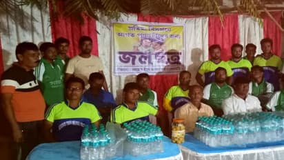 বির্সজন শোভাযাত্রায় সামিল মুসলিমরাও, চলল মিষ্টিমুখ