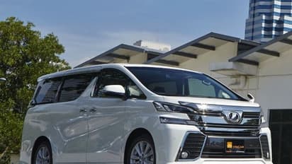 ആഡംബര യാത്രക്ക് വെല്‍ഫയര്‍ എത്തി