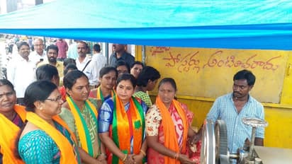 విద్యార్థులకు భయపడే దసరా సెలవులు పొడిగింపు: బీజేపీ నేత బొడిగె శోభ