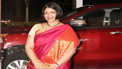 సిరిసిల్ల చీర ప్రచారకర్తగా న్యూజిలాండ్ ఎంపీ ప్రియాంక రాధాకృష్ణన్