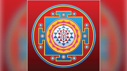 সংসারের লক্ষীলাভ আর শ্রীবৃদ্ধিতে স্থাপন করুন শ্রী যন্ত্রম