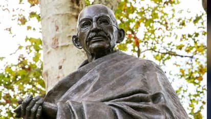 মহাত্মা গান্ধীর মৃত্যু দুর্ঘটনাাতে,  শিক্ষা দপ্তরের বুকলেট নিয়ে হইচই ওড়িশায়