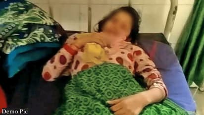 बुजुर्ग डॉक्टर ने 27 साल की पेशेंट का किया रेप, वो घर पहुंची तो मोबाइल में मिली आपत्तिजनक क्लिप