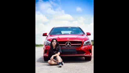 'ఇస్మార్ట్ బ్యూటీ' నభా నటేష్ కొత్త కారు అదిరిందిగా..!