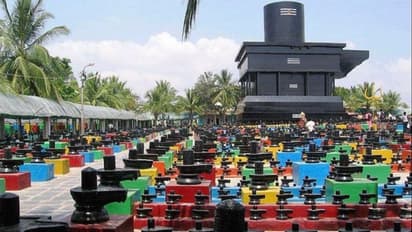 কর্ণাটকে অবস্থিত কোটি লিঙ্গেশ্বর শিব মন্দির, এই মন্দির সম্পর্কে রইল একাধিক অজানা কাহিনি