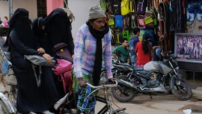 ছোট পোশাক-মদ্যপানে আপত্তি স্ত্রীর, রাগে তিন তালাক 'কামুক' স্বামীর